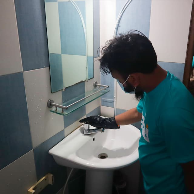Bathroom with Bathtub and Shower Corner (Tiles)